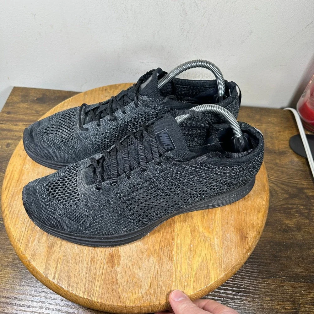 Nike Flyknit Racer Triple Black Men 11.5 Running Shoes 526628-009 Anthracite